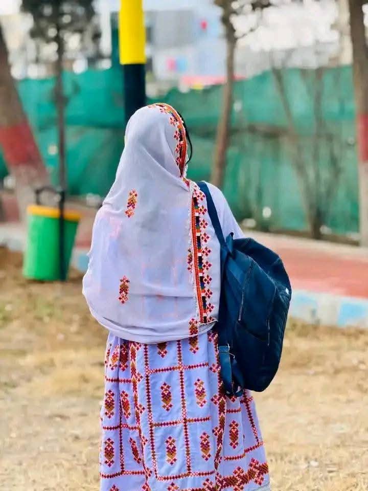 Dán Kad Ganók Eshkay Bechárit Watá Borawt