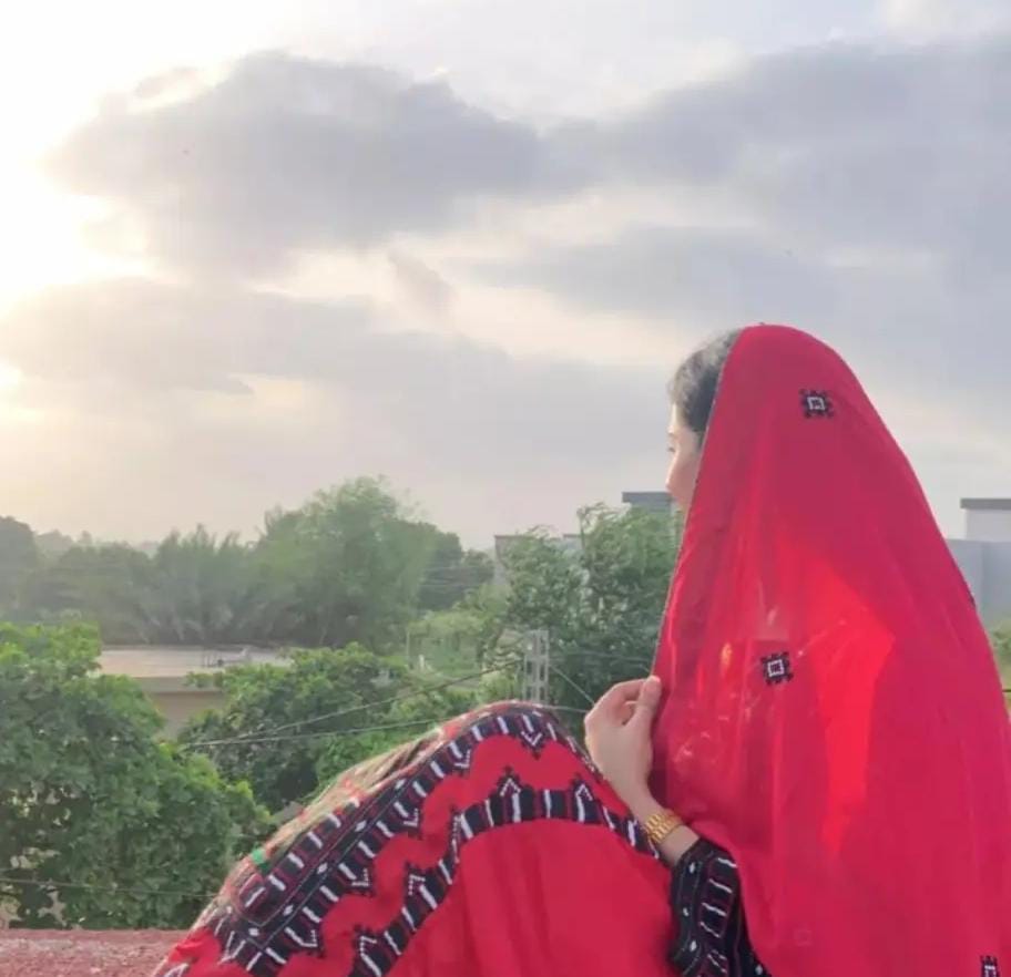 May Delá Hollé Sambahéntag Tará